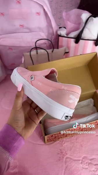 Weekend haul 🎀💗 ♡o。.(✿ฺ。✿ฺ) #hellokitty #pink #haul #hauls #shoppinghaul #shoppingfinds #shoppingspree #haultiktok #pinkaesthetic #pinkfinds #coquette #hellokittypink #hellokittygirl #hellokitty😻 #hellokittytiktok #sanriotiktok #sanriogirl #girlythings #pinkpinkpink #pinkgirl #girlyfinds #coquetteaesthetic #coquettecore #hellokittyvalentinesday