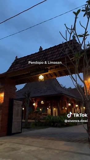 Rumah Jawa Klasik Modern: Ide Desain Rumah Joglo dan Kayu Jati