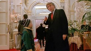 49K views · 1.1K reactions | Macaulay Culkin wants to cut Donald Trump's cameo in 'Home Alone 2' and replace him with... himself. | Entertainment Tonight | Facebook