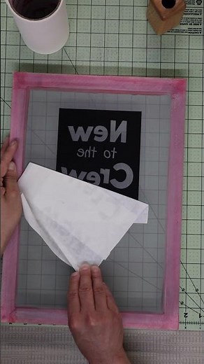 How to Screen Print on a Kids Tee using Vinyl #screenprinting #cricut #diy