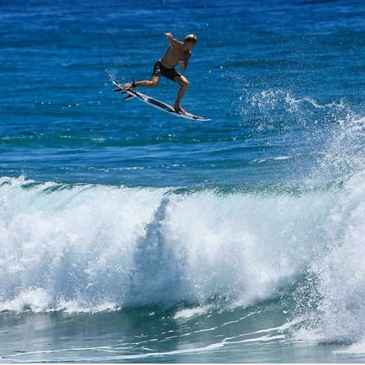 2.3K views · 51 reactions | Dane Henry took the cake as the standout performer during a number of recent D-Bah sessions. Link in bio to read more about this air and the recent run of swell at the Gold Coast’s candy shop.  @swillpics | TRACKS MAGAZINE | Facebook