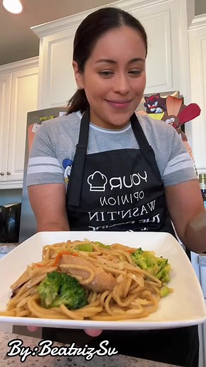 Chow mein con pollo y vegetales receta #chowmein #chowmeinconpollo #recetasfaciles #recetascaseras | Salvirican vlogs