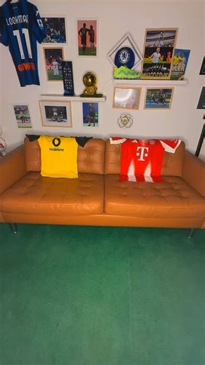 141 reactions · 4 comments | Der Klassiker  | Preview ️ @mukamiwambora breaks down today’s massive clash: Bayern Munich vs Borussia Dortmund!  Don’t forget to take part in our giveaway (check the pinned post on our profile)  And of course, watch Germany’s biggest match completely free on SportyTV, the SportyTV App, and our YouTube channel!   4:30PM |  5:30PM |  7:30PM #BayernMunich #BVB #Bundesliga | Sporty TV | Facebook