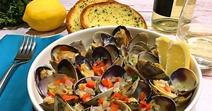 Garlic and White Wine Steamed Clams