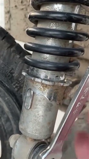 How to Adjust Rear Shock Preload