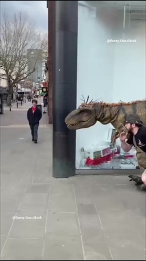 Everyone is tagging their best friend on this one. If you miss this, you’ll regret it. Hit like before TikTok removes it 💀 #fyp #prank #pranks #fun #funny #fail #fails #fyp #fypシ #failarmy #funnyfail #failvideo #funnyvideo #funnyvideos #foryou #🤣🤣🤣