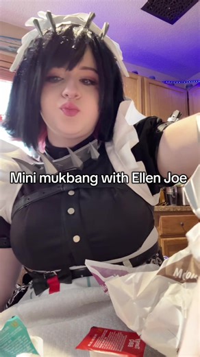 Mini Mukbang with Ellen Joe in Cosplay