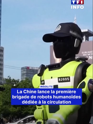 🤖🚦 Le 1er mai, jour férié en Chine, la police a été épaulée par une quinzaine de robots humanoïdes. Programmés pour analyser la circulation en temps réel, arrêter voitures et scooters, fluidifier le trafic et orienter les touristes. Les robots prennent une place grandissante dans la société chinoise