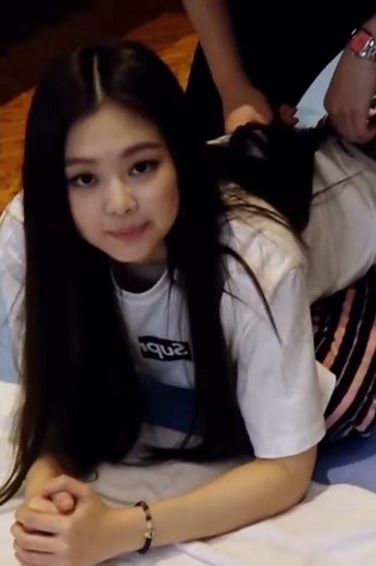 Jennie doing workout🏋🚴💪
