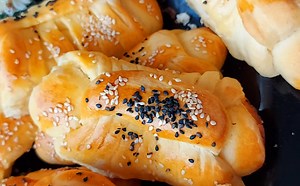 KIFLICE SA SIROM sa kojima nema greške: Sada ih pravimo na malo drugačiji način (FOTO/VIDEO)