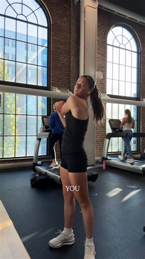 dana dahm on Instagram: "6 months apart. Merry Christmas! FOUR TIPS TO TRANSFORM: 1️⃣ Lift 3–5x per week — focus on progressive overload and compound lifts 2️⃣ Eat enough protein — 0.7–1g per lb of bodyweight to support recovery & muscle growth 3️⃣ Stay in a small calorie deficit — fat loss comes from consistency, not restriction 4️⃣ Move more outside the gym — steps, sleep, hydration & stress management matter more than you think Make yourself a priority this new year & transform yourself. FOLL