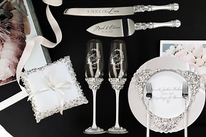 Personalized Champagne Flutes White Cake Server Set Wedding Anniversary Gift Engrave Toasting Glasses and Cake Cutting Bridal Shower Gifts - Etsy