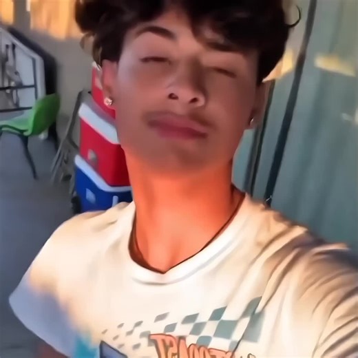 ALEXCHINO: Vibrant Edit Showcasing Chino's Energy