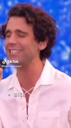 Mika - Relax Take It Easy Live Performance 2019