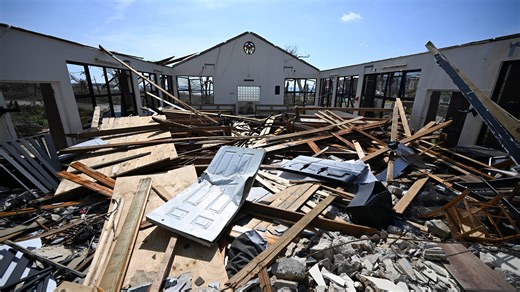 National Hurricane Center tracking 1 tropical wave as time change brings calm