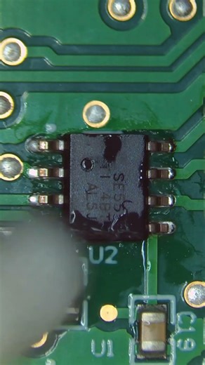 How to Replace an 8-Pin SOIC Chip using Hot Air #shorts #electronicparts #repair #asmr