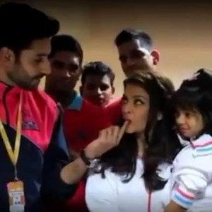 Aaradhya Bachchan is daddy’s little girl; Abhishek Bachchan's video proves the same. The darling daughter of Aishwarya Rai Bachchan and Abhishek Bachchan has been the apple of everyone’s eye in the Bachchan household and is also the favourite among the paparazzi. Today, we have this throwback video of the cute star kid with her papa Abhishek Bachchan that proves that she is more of a daddy’s girl. | PinkVilla