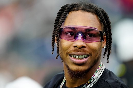 What does Justin Jefferson have in his teeth?