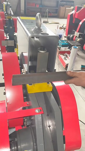 Small combined punching and shearing machine.#ironwork | Haha Liu