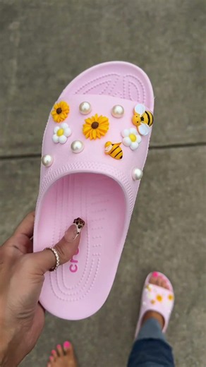 Crocs women’s Saturday slide sandals Crocs #crocs #sandals #tiktokshopcreatorpicks
