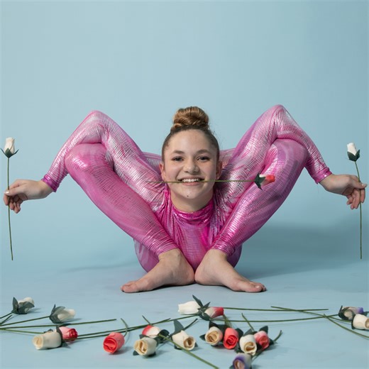 Emerald Gordon Wulf's blooming bendy contortion skills | Guinness World Records