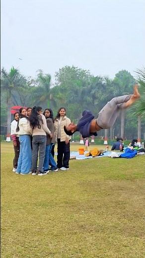 Ye Stunt Dekhkar😍￼Ladkiyon Pagal Ho gaye in girls reaction😱#viraljump #insanetalent #youtubeshorts
