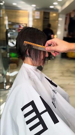 Kısa Bob Kesimle Net ve Modern Görünüm #hair #haircut #bobhaircut