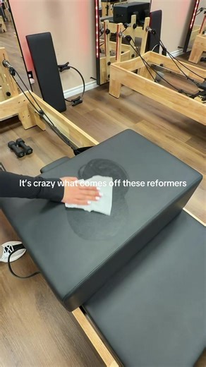 It’s insane !!! #pilates #workoutmotivation #reformerstudio #sunsetpilatesclass