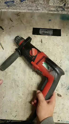 Repairing a Hilti TE 2 that won't go into reverse. The brush contacts ...