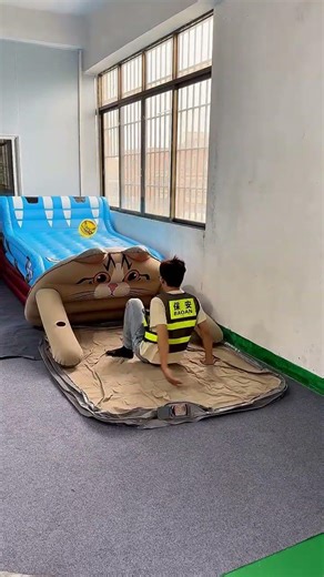 This inflatable bed is a must-have for Chinese New Year this year. It's fully automatic..