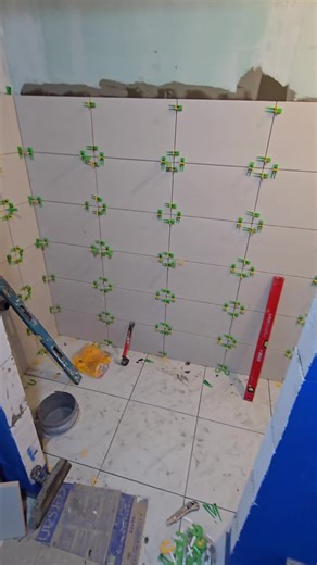 How to Lay Curved Shower Tiles with Precision