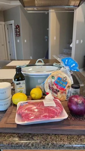 Delicious Slow Cooker Beef Gyros Recipe