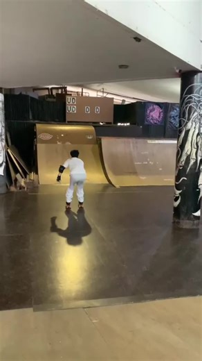 Kebetulan gak kerekam pas jatohnya. Jadi pake video lain dan kurang lebih begitu 😅 #pov #skatepark #sepaturoda #quadskates #pov #frater