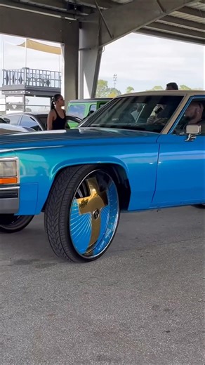 Why These Car Wheels Don’t Spin? Rolls-Royce Secret Revealed! 🚗✨ #shorts