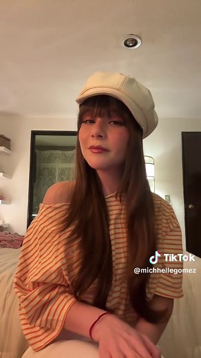 Michelle Gomez y la Canción 'Capullo y Sorullo'