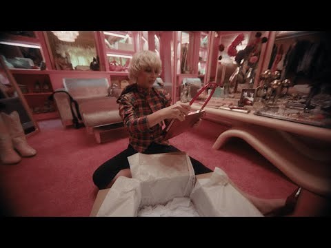 eBay | Pre-Loved Fashion: Emma Chamberlain