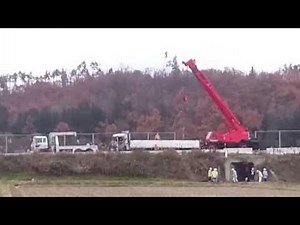 大型トラック吊り上げ