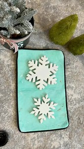 Went a little non traditional with these wooden snowflake cutouts and I am really loving how they turned out! ❄️ What do you think? 🥰 Here are the materials I used if you want to DIY your own (added some blues too ☺️)👉🏻 https://bit.ly/2ZPtJo1 #diy #diycraft #crafty #homedecorideas #christmas #christmascraft #christmasdiy #crafttutorial | The Magnolia Mercantile