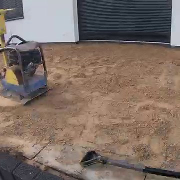 Laying Block Paving on a Driveway | DIY & Crafts