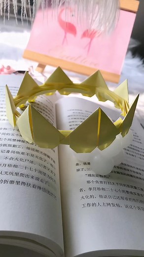 A crown full of love, you will fold it for me on my birthday #Simple and #Easy #OrigamiTutorial #Origami #Crown #Origami #Tutorial #Origami #Beautiful #OrigamiMethod #handmade #creative #fun paper craft ideas | paper craft ideas