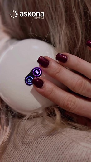 Tehnica tradițională de masaj japonez Shiatsu prin presopunctură la tine acasă!😍 Aparatul de masaj pentru gât Power Neck este conceput pentru toți cei care lucrează mult și fac puțină mișcare în timpul zilei. Ameliorează tensiunea nervoasă, insomnia sau somnolența, durerile de cap sau disconfortul la nivelul gâtului și umerilor. Prin încălzirea și stimularea mușchilor zonei cervicale, aparatul de masaj ameliorează stresul existent într-un stil de viață sedentar.