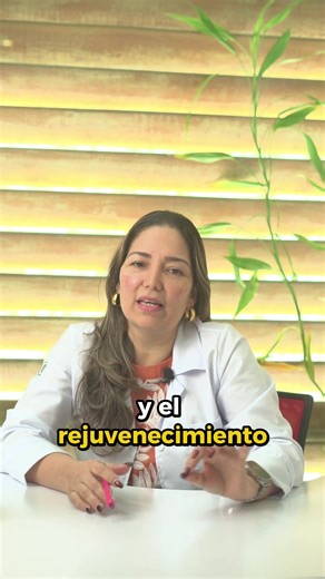 Tu piel empieza a perder colágeno desde los 25 años… y por eso aparecen la flacidez y las líneas. La radiofrecuencia facial ayuda a: • Estimular colágeno • Mejorar la firmeza de la piel • Definir el contorno del rostro • Dar un efecto de piel más joven Todo sin cirugía y sin tiempo de recuperación. Tu piel puede volver a verse más firme y saludable. Medicina Integral Dr. Johnn Chamorro