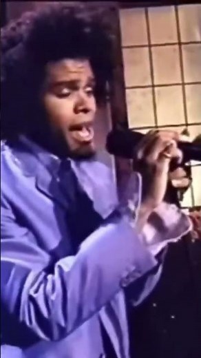 Maxwell performing Ascension (Don't Ever Wonder)