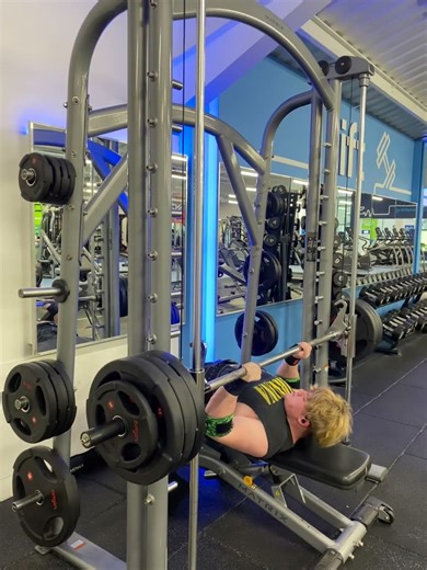 Repping 150kg on jm press #gym #powerlifting #bodybuilding #strong #yolked