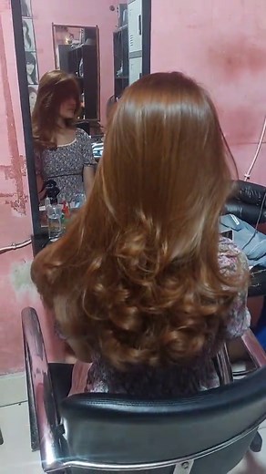 How to Retouch Ash Brown Hair Without Bleaching