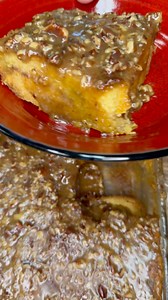 King Cake Bread Pudding Hymel’s Kajun Kitchen recipes Ingredients 1 Lg stale King Cake 1 cups sugar (granulated) 6 eggs 1 tablespoons pure vanilla extract 1/2 tsp cinnamon 1 Quart Heavy Cream 1 14oz can of Condensed milk 1 12oz can of Evaporated Milk DIRECTIONS For the King Cake Bread Pudding:. Butter a 9 by 13 inch baking pan. Place cut up bread into pan. If not completely stale you may have to toast the bread for 30mins at 300 degrees. Combine all liquid & dry ingredients. Mixture should be ve