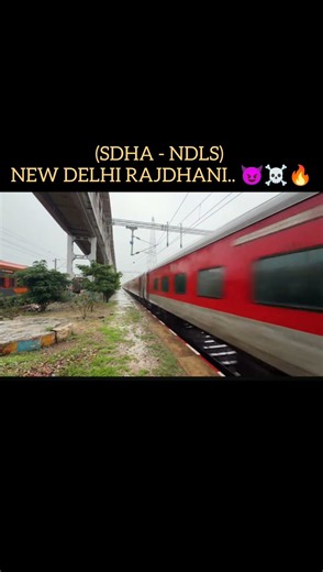 SFHA RAJDHANI EXPRESS ON FIRE.. 🔥😈🥶#shorts #train #railway