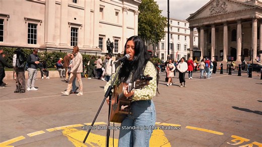 She Looks So Calm… Then Sings This and BREAKS Everyone’s Heart | Tom Petty - Free Fallin' #streetperformer #leire #busking #london #tompetty #freefalling #freefallin | Leire