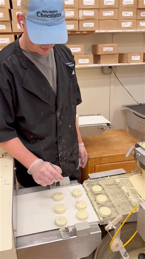 Double-stuffed cookies & crème, finished in a silky coat of white chocolate 🤍 Rich, elegant, and indulgently smooth— an elevated twist on a classic favorite. ✨ Valentine’s tip: pair these with a box of truffles or chocolate-covered strawberries for an elevated gift. Shop online or stop by the shop to treat someone special. #ValentinesGifts #ArtisanChocolate #DiscoverDahlonega | Paul Thomas Chocolates