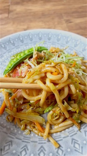 Yaki udon 🍜 easy and perfect for a quick meal #food #japanese #noodles